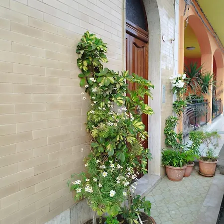 شقة Casa Dell'artista أفولا